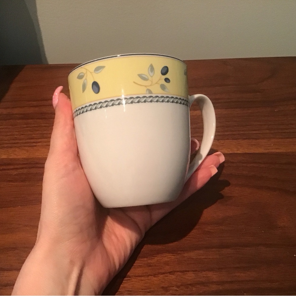 Royal Doulton Blueberry Yellow Blue Ceramic China 4” Mug Coffee Tea Cup 2005 - Picture 3 of 5